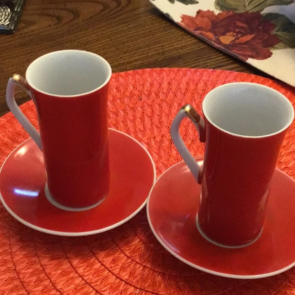 Set of espresso mugs 4 inches tall 2 inches wide red & white no chips or…